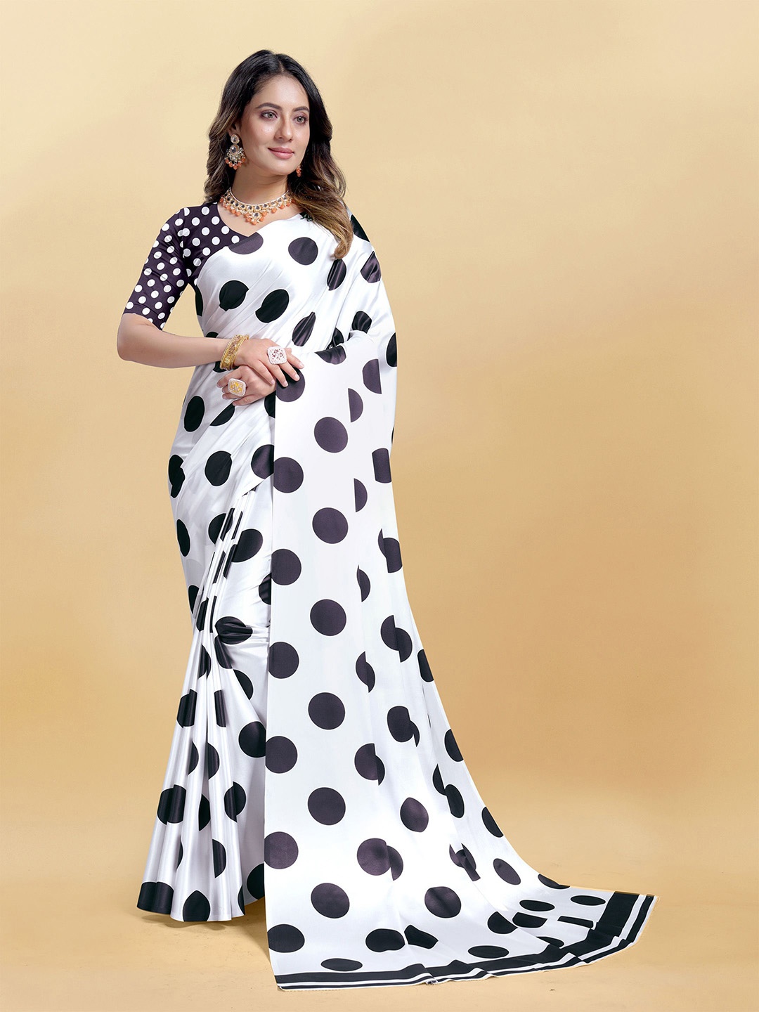 

Anouk Women Polka Dot Satin Saree, White