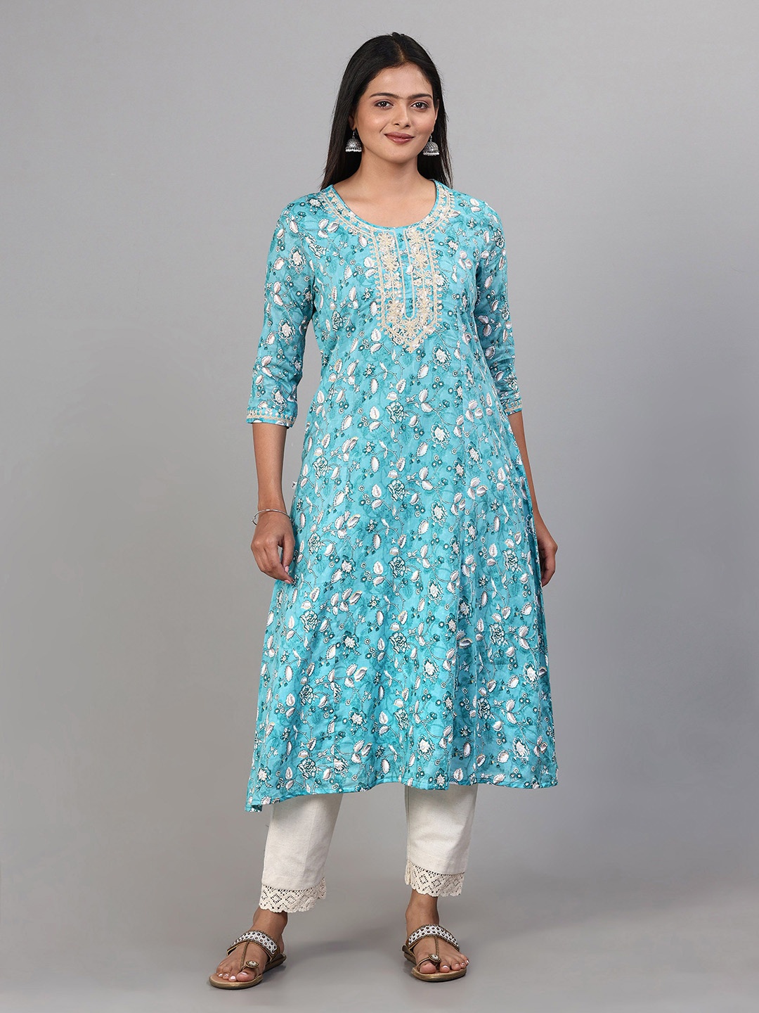 

Vismay Floral Printed Zardozi Pure Cotton Zardozi Kurti, Blue