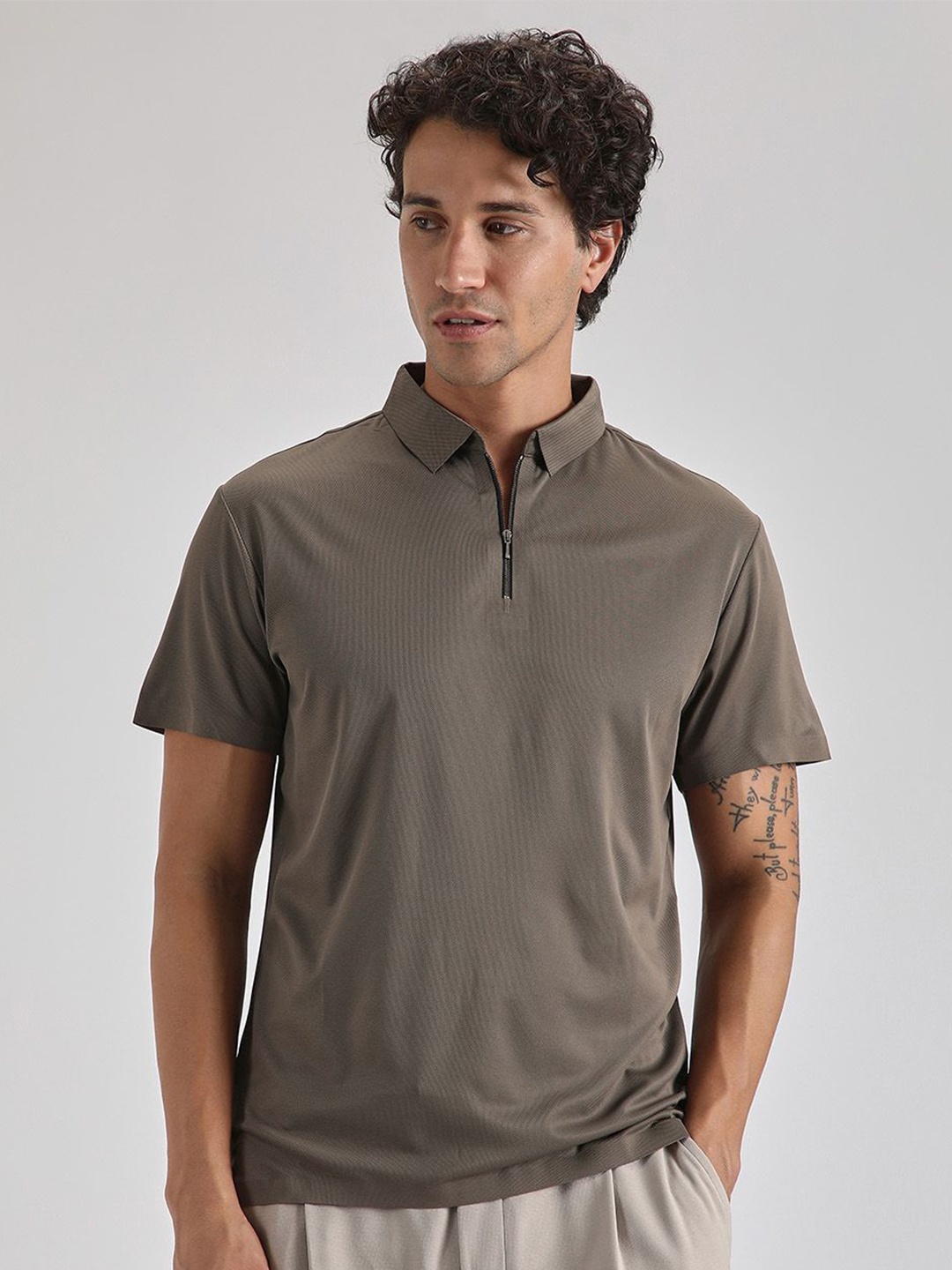 

Banana Club Men Polo Collar Slim Fit T-shirt, Brown