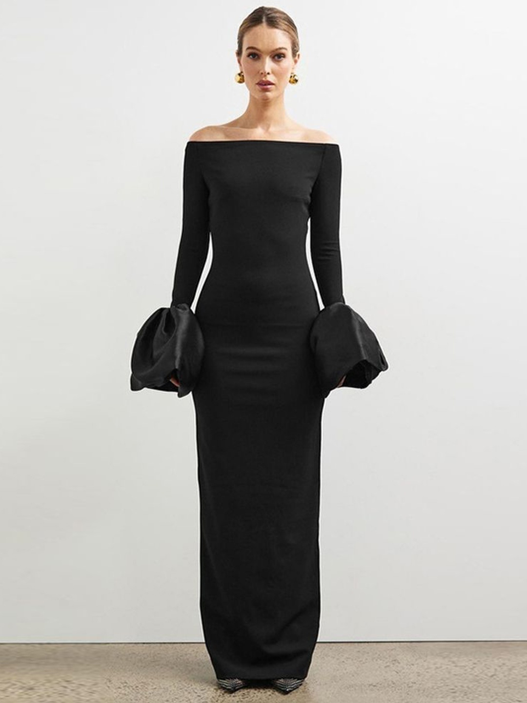 

LULU & SKY Women Off-Shoulder Bell Sleeve Maxi Dress, Black