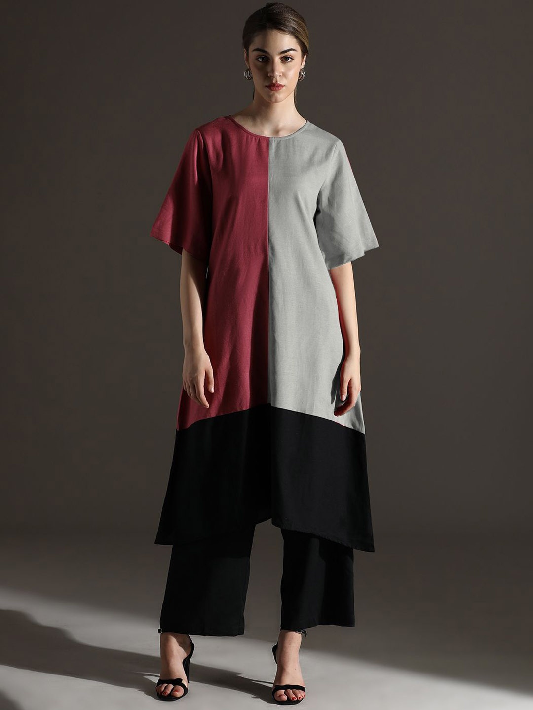 

Dora Dori Women Colourblocked Regular Linen Kurta with Trousers, Black