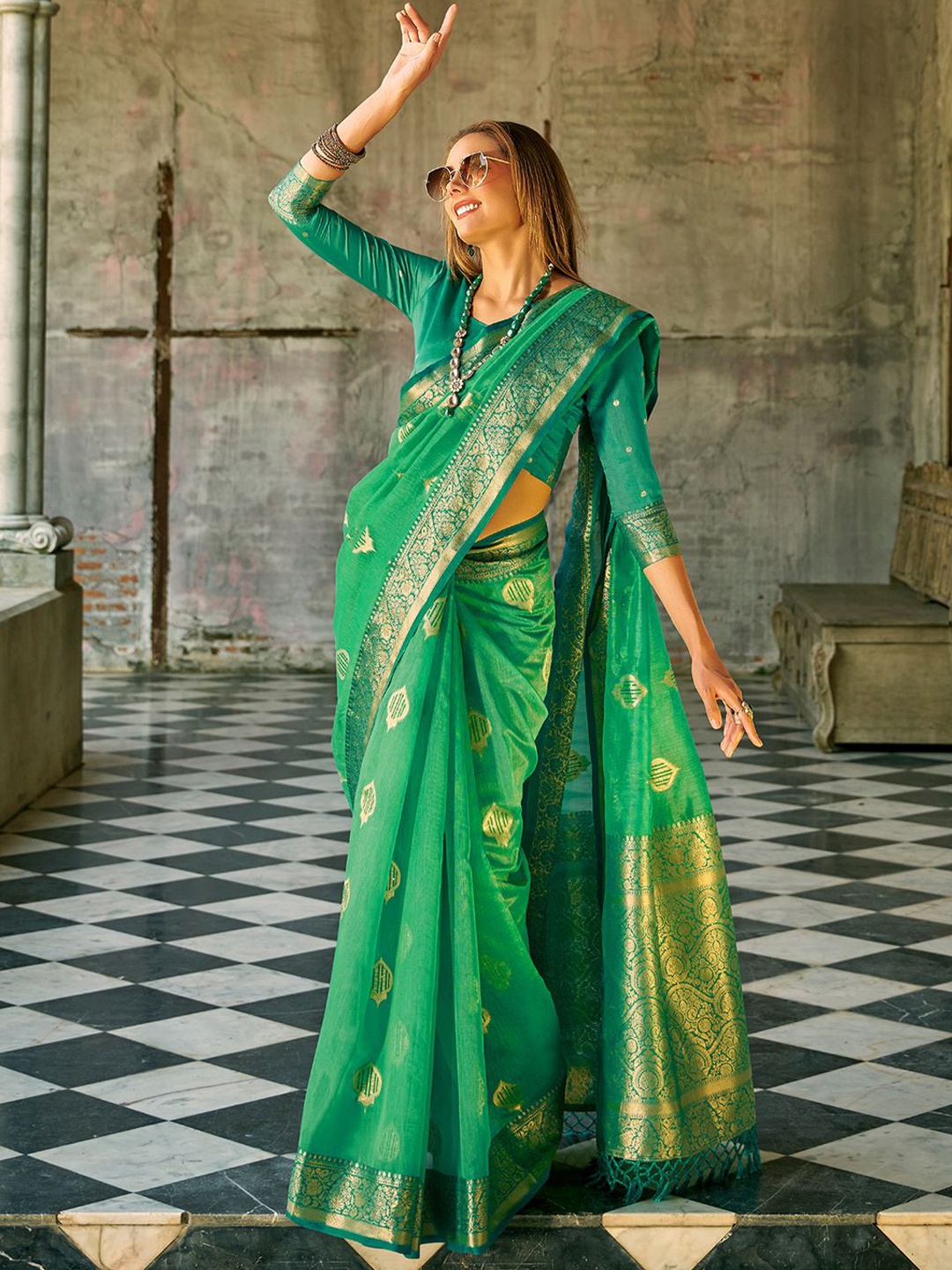

Satrani Ethnic Motifs Zari Pure Silk Banarasi Saree, Green