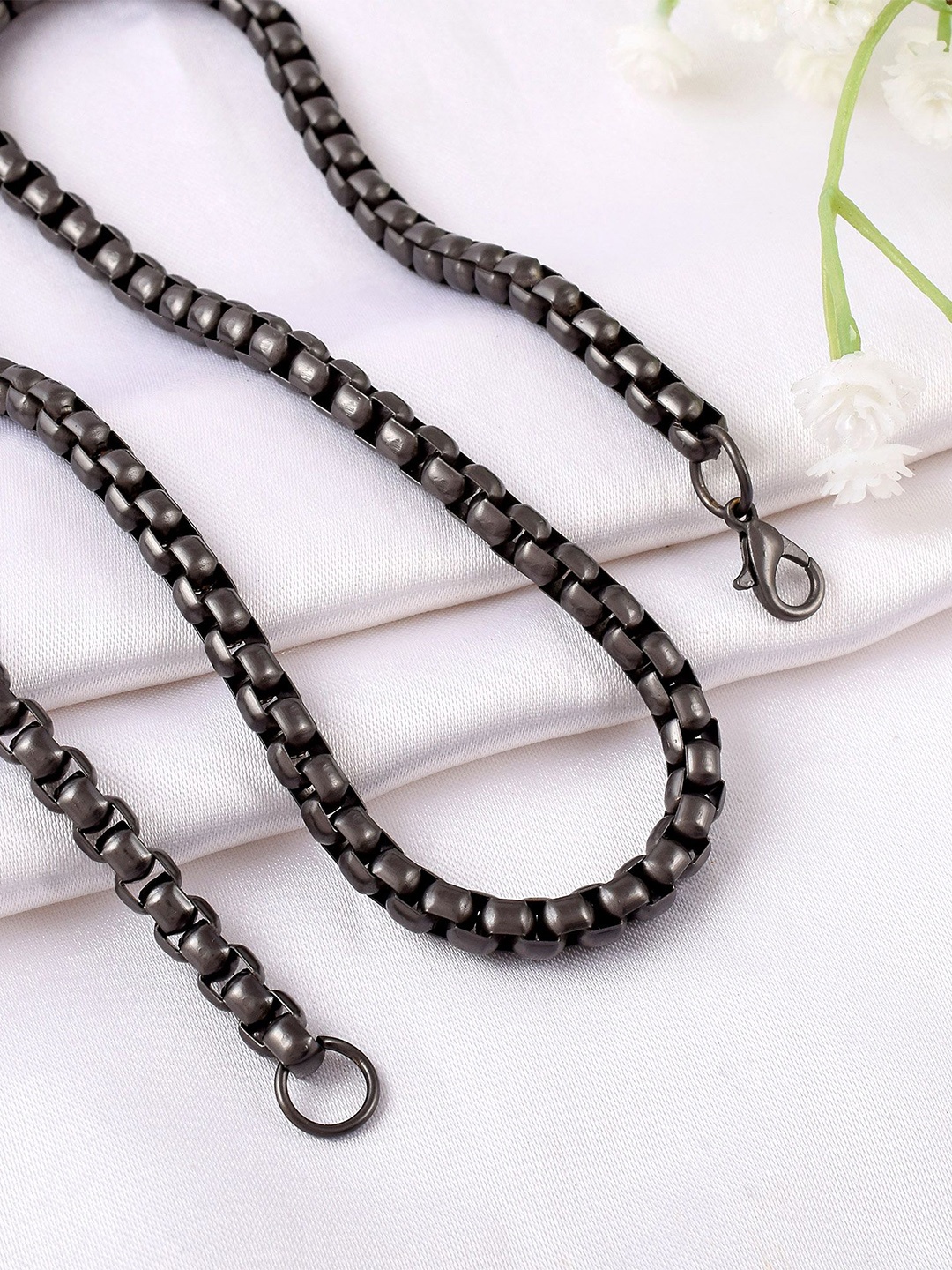

MEMOIR Unisex Brass Silver-Plated Antique Necklace