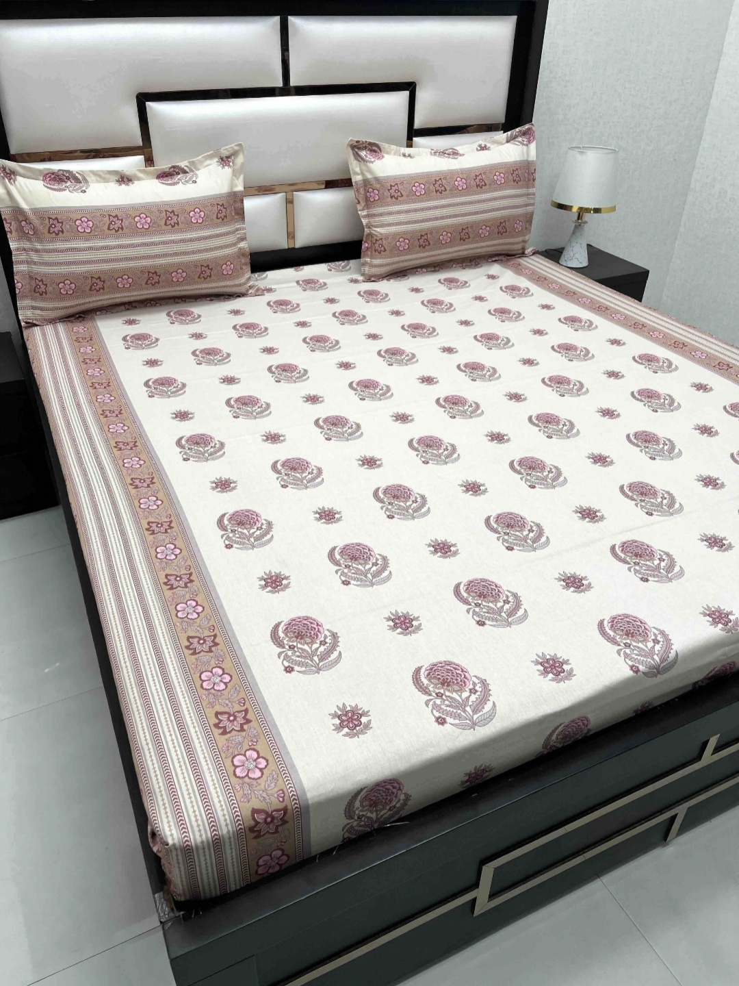 

Pure Decor Royal Passion Pink Floral Cotton 220 TC Queen Bedsheet Set 2.28 m x 2.56 m, Cream