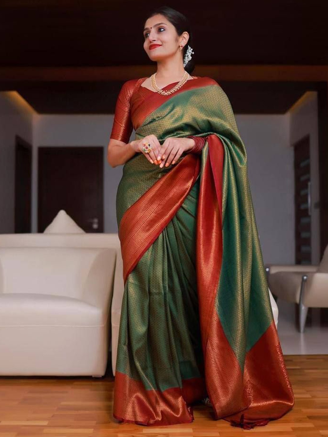 

Jinax Woven Design Zari Pure Silk Banarasi Saree, Green