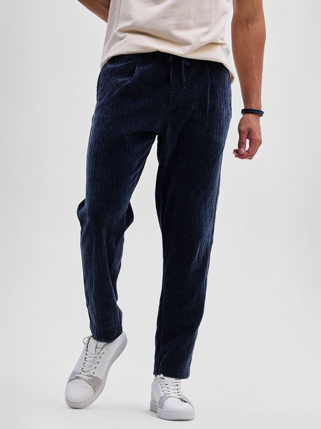 

Snitch Men Classic Pleated Trousers, Navy blue