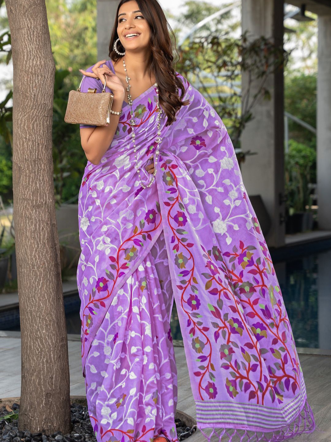 

ISHIKA FAB Floral Pure Cotton Jamdani Saree, Lavender