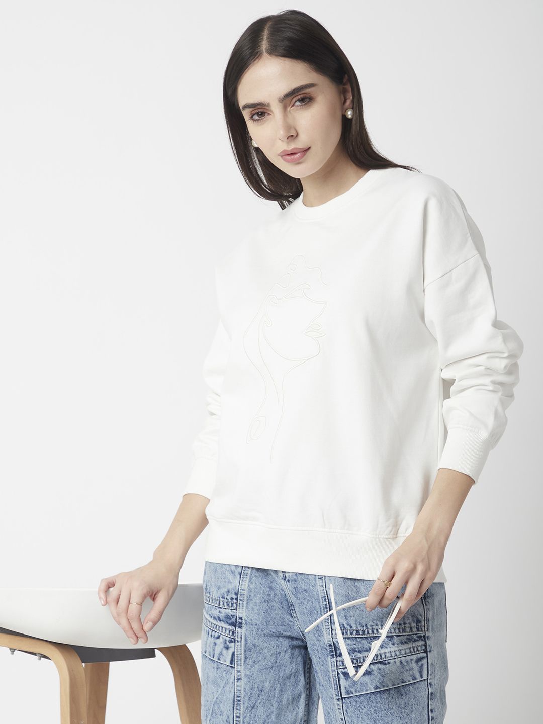 

R&B Women Round Neck Pullover Sweatshirt, White