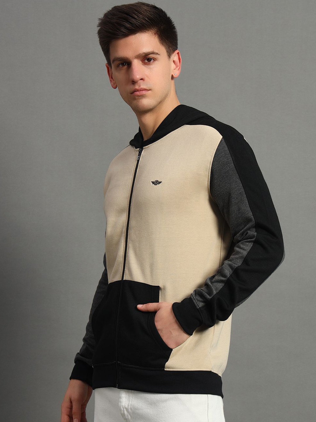 

GET GOLF Men Colourblocked Sweatshirt, Beige