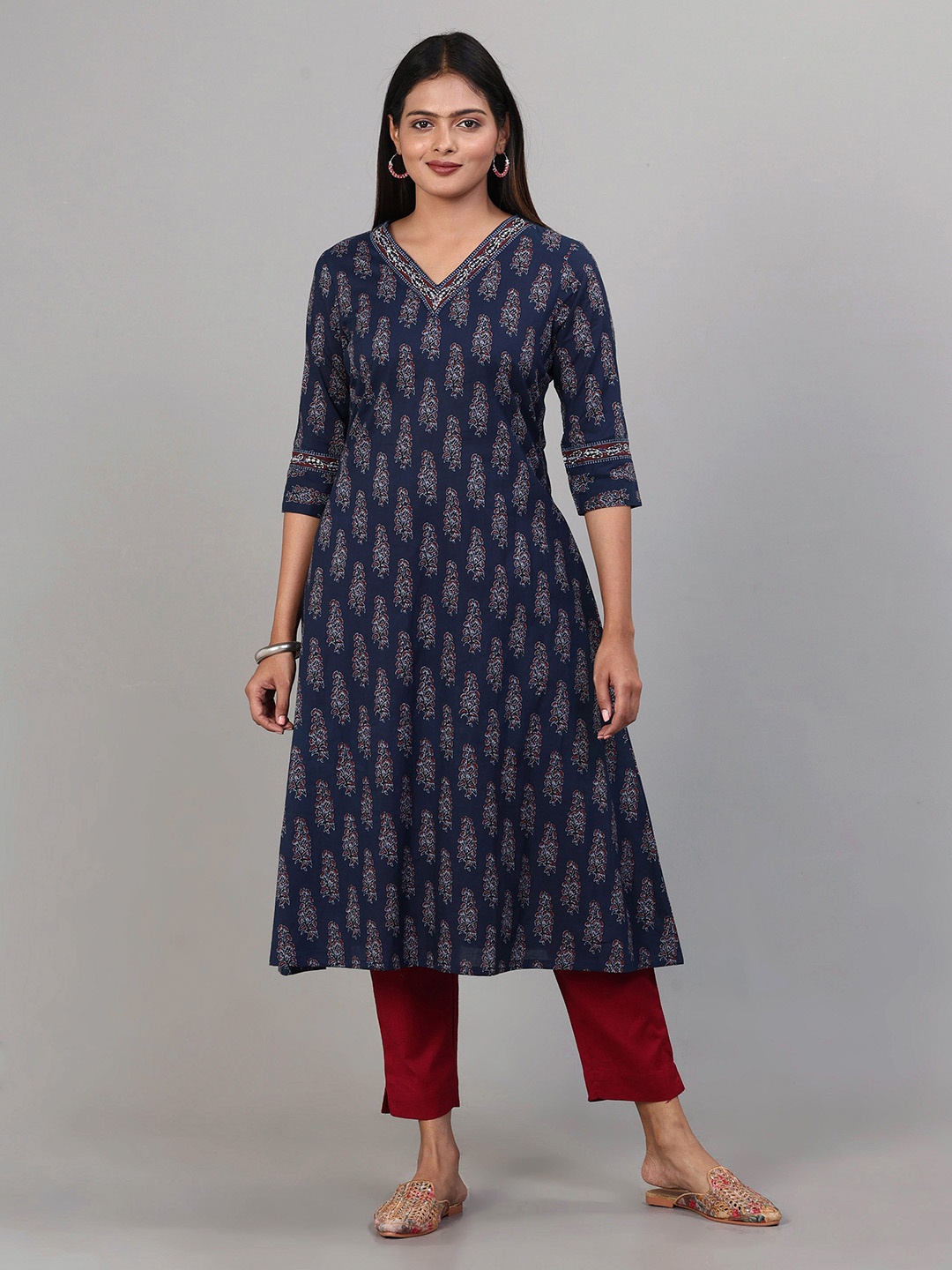 

Vismay Ethnic Motifs Printed Cotton Kurta, Blue