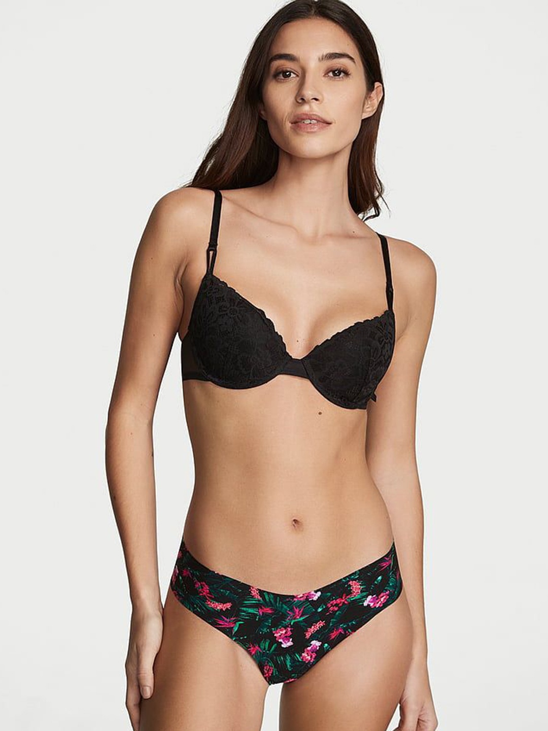 

Victoria's Secret Printed Low-Rise No-Show Thong Brief 112081345UCS, Black