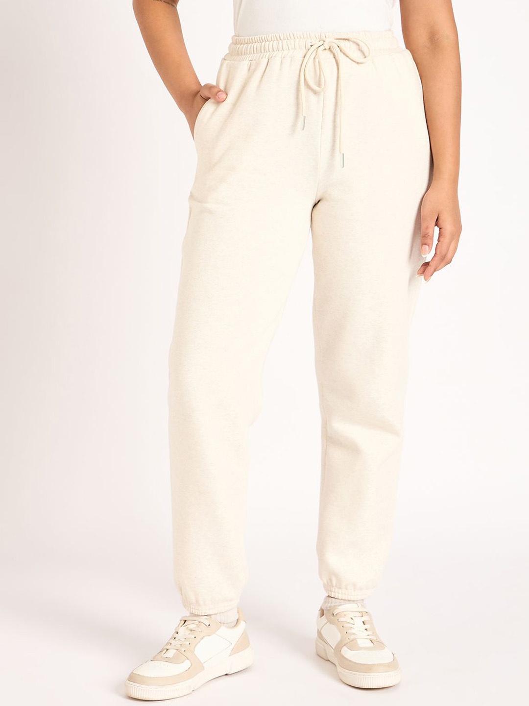 

FEMMELLA Women Regular Fit Mid-Rise Joggers Trousers, Beige