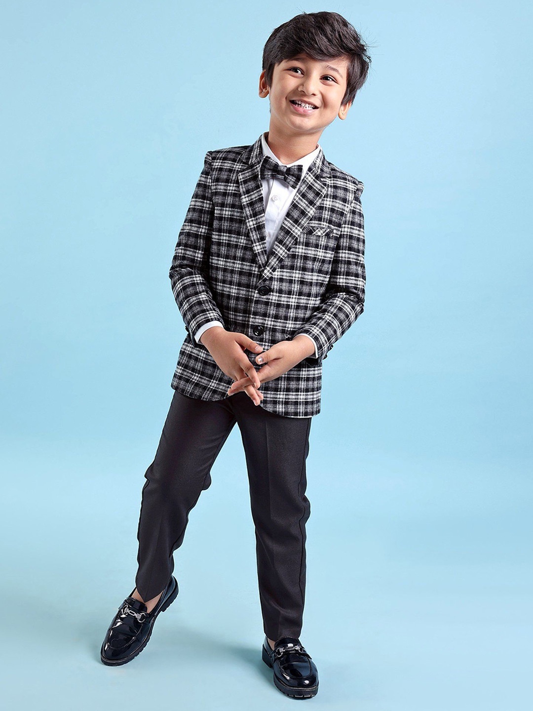 

Mark & Mia Boys Printed Shirt with Trousers, White