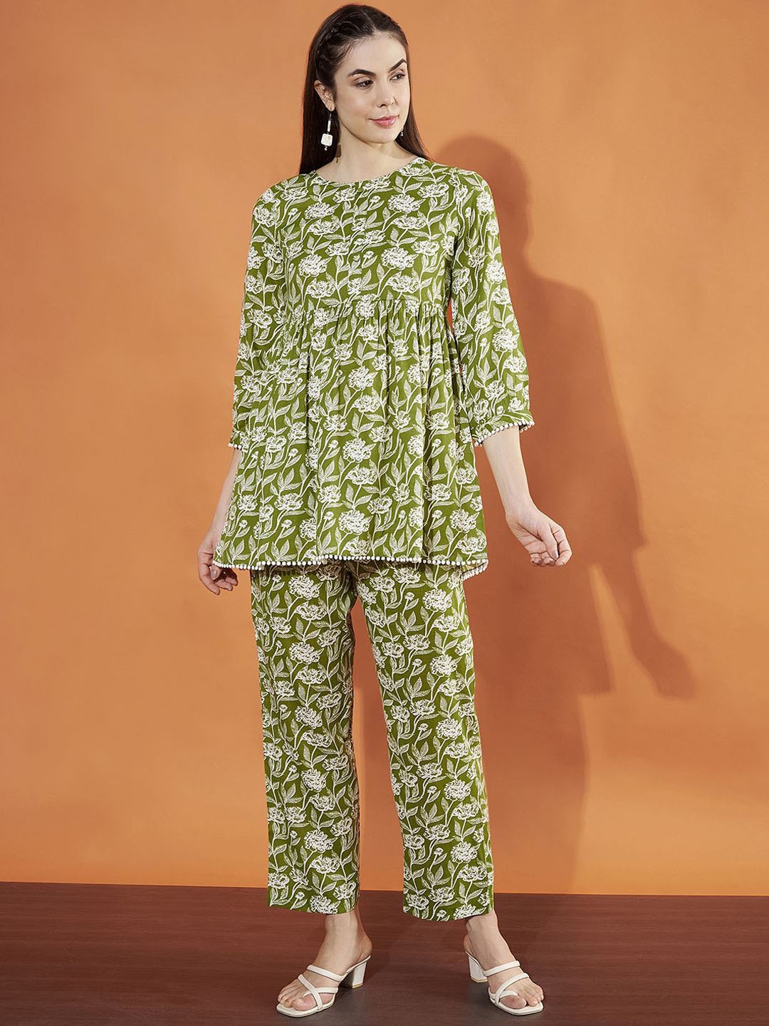 

Slenor Floral Printed Round Neck Three-Quarter Sleeves Pure Cotton Tunic & Trouser, Olive