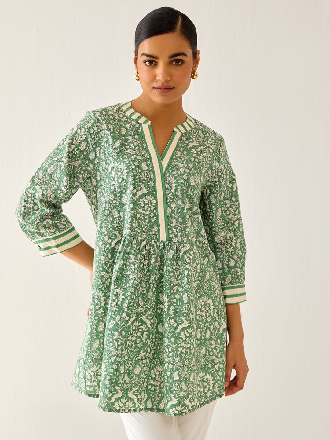 

Ancestry Floral Printed Pure Cotton Kurti, Green