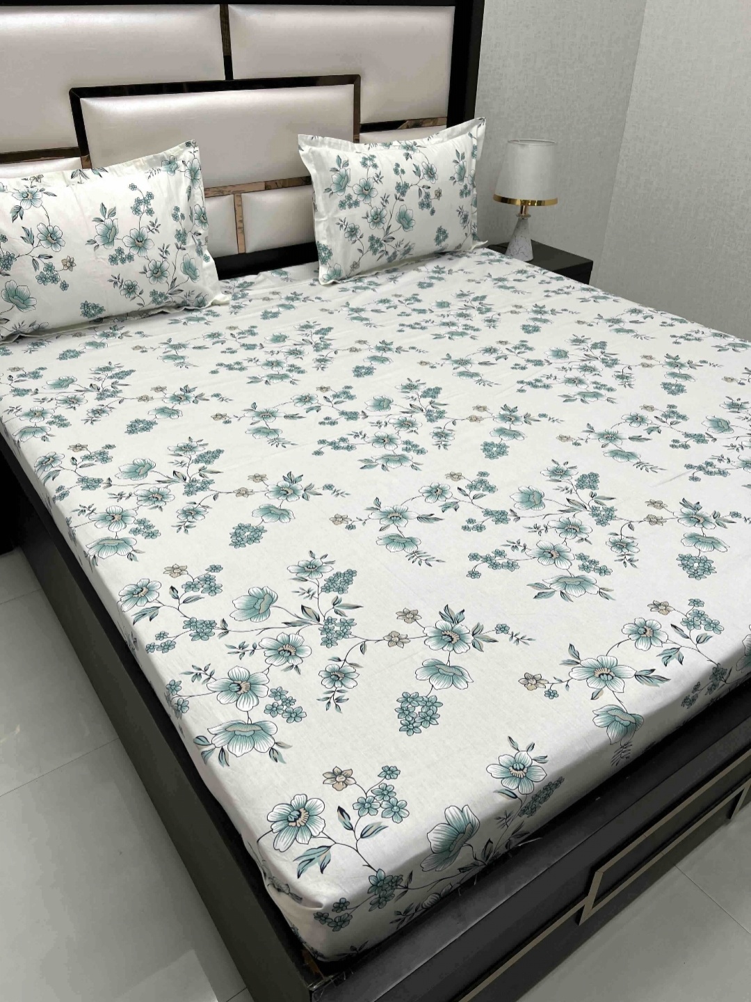 

Pure Decor Royal Passion White Floral Cotton 400 TC Queen Bedsheet Set 2.27 m x 2.55 m