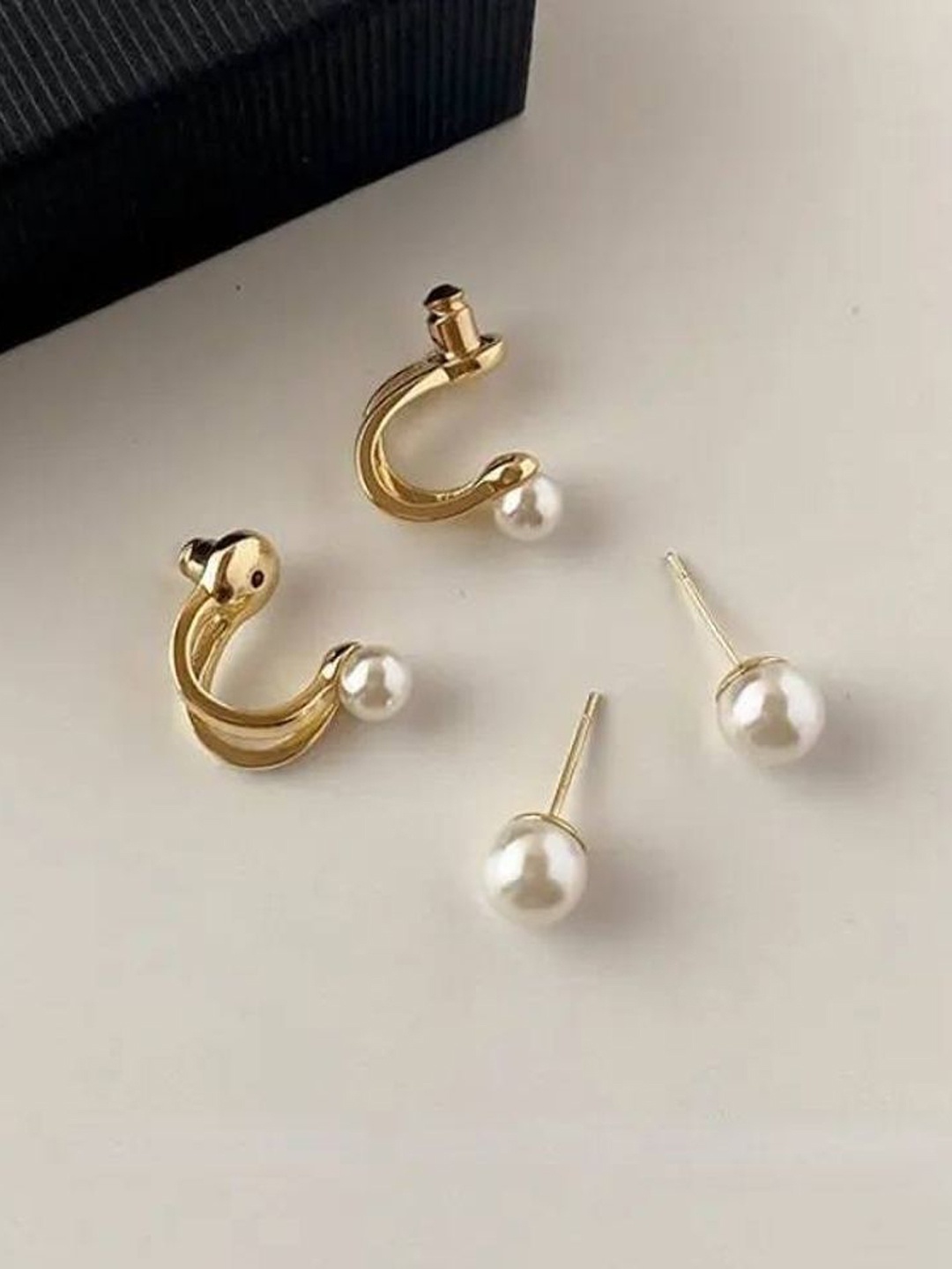 

Celestique Contemporary Studs Earrings, Gold