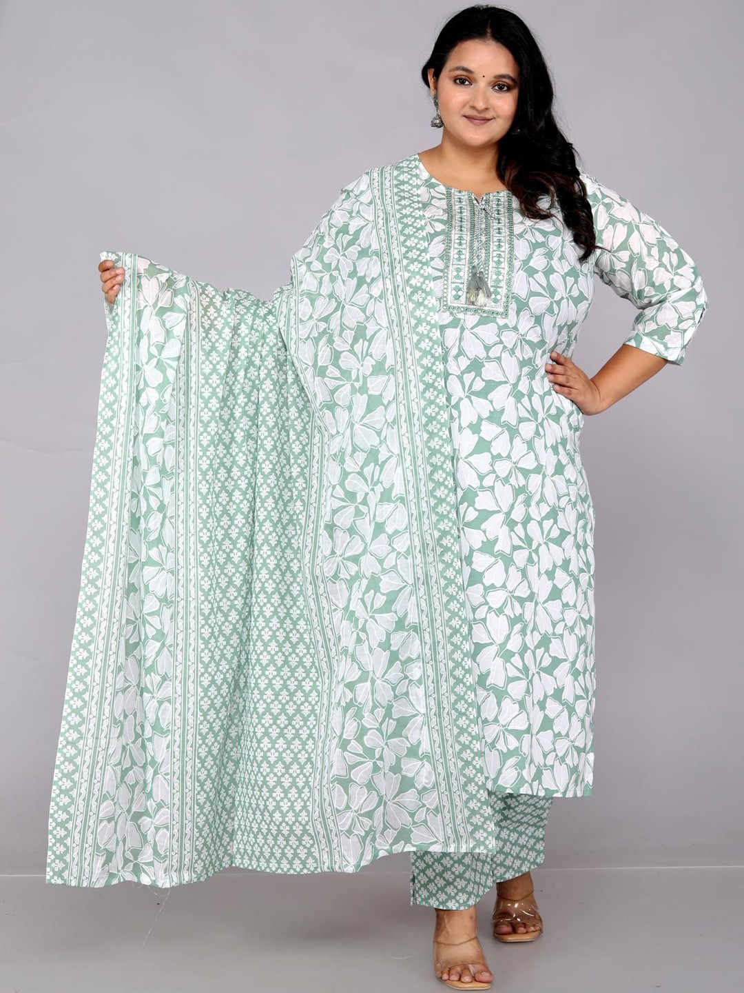 

HIGHLIGHT FASHION EXPORT Women Floral Printed Regular Mirror Work Pure Cotton Kurta with Trousers & With, Sea green