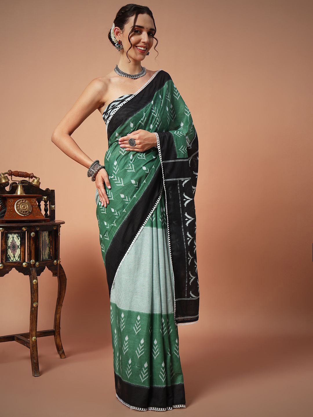 

Anouk Floral Block Print Pure Cotton Saree, Green