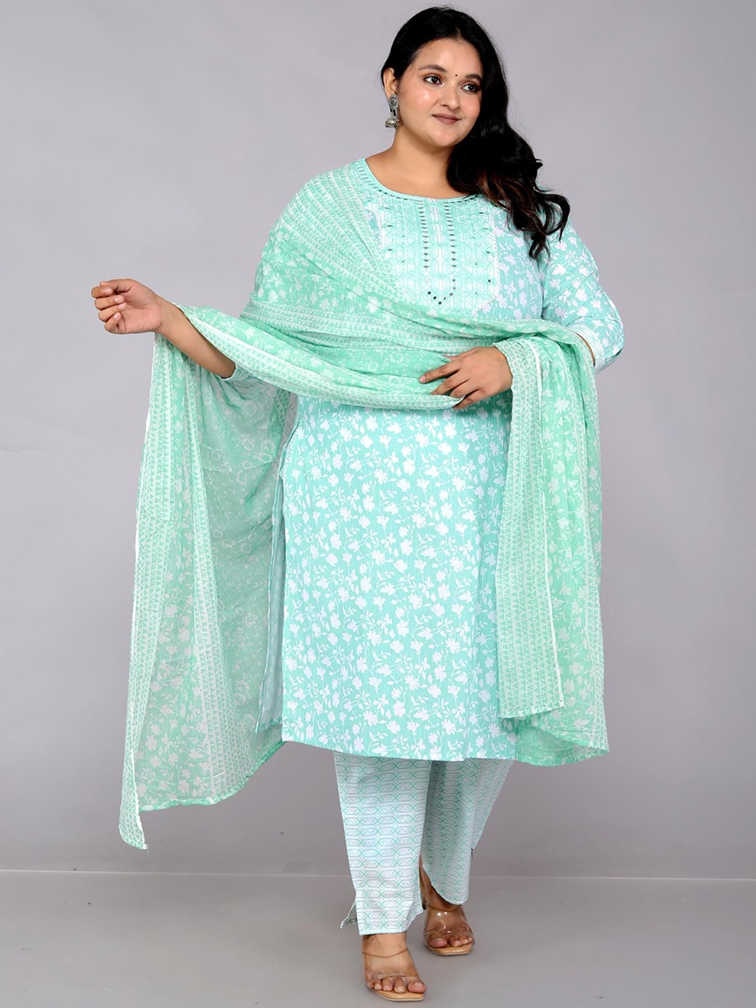 

HIGHLIGHT FASHION EXPORT Women Ethnic Motifs Printed Regular Mirror Work Pure Cotton Kurta with Trousers &, Sea green