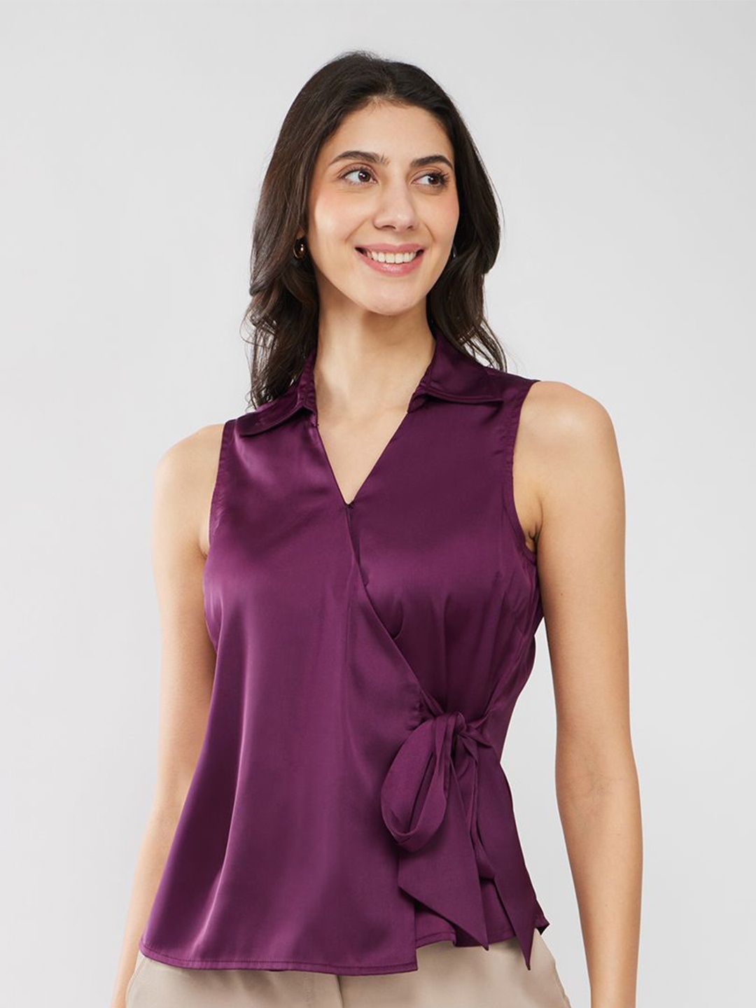 

FableStreet Satin Top, Burgundy