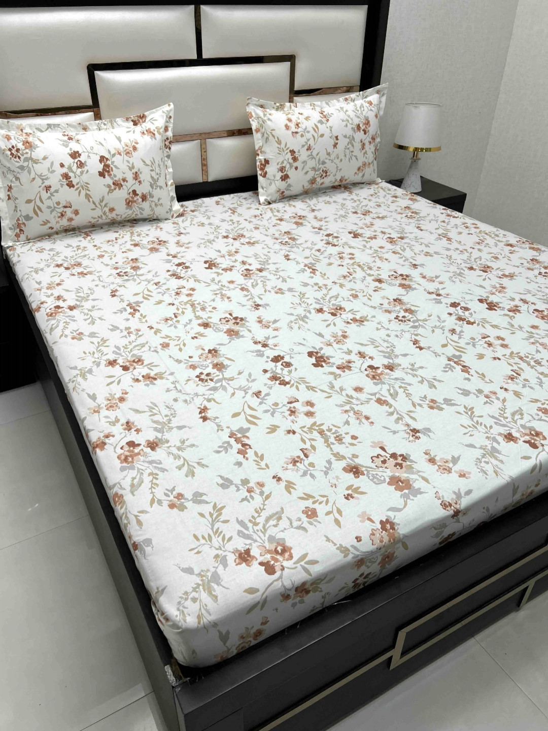 

Pure Decor Royal Passion White Printed Pure Cotton 380 TC Queen Bedsheet Set 2.54 x 2.26 m