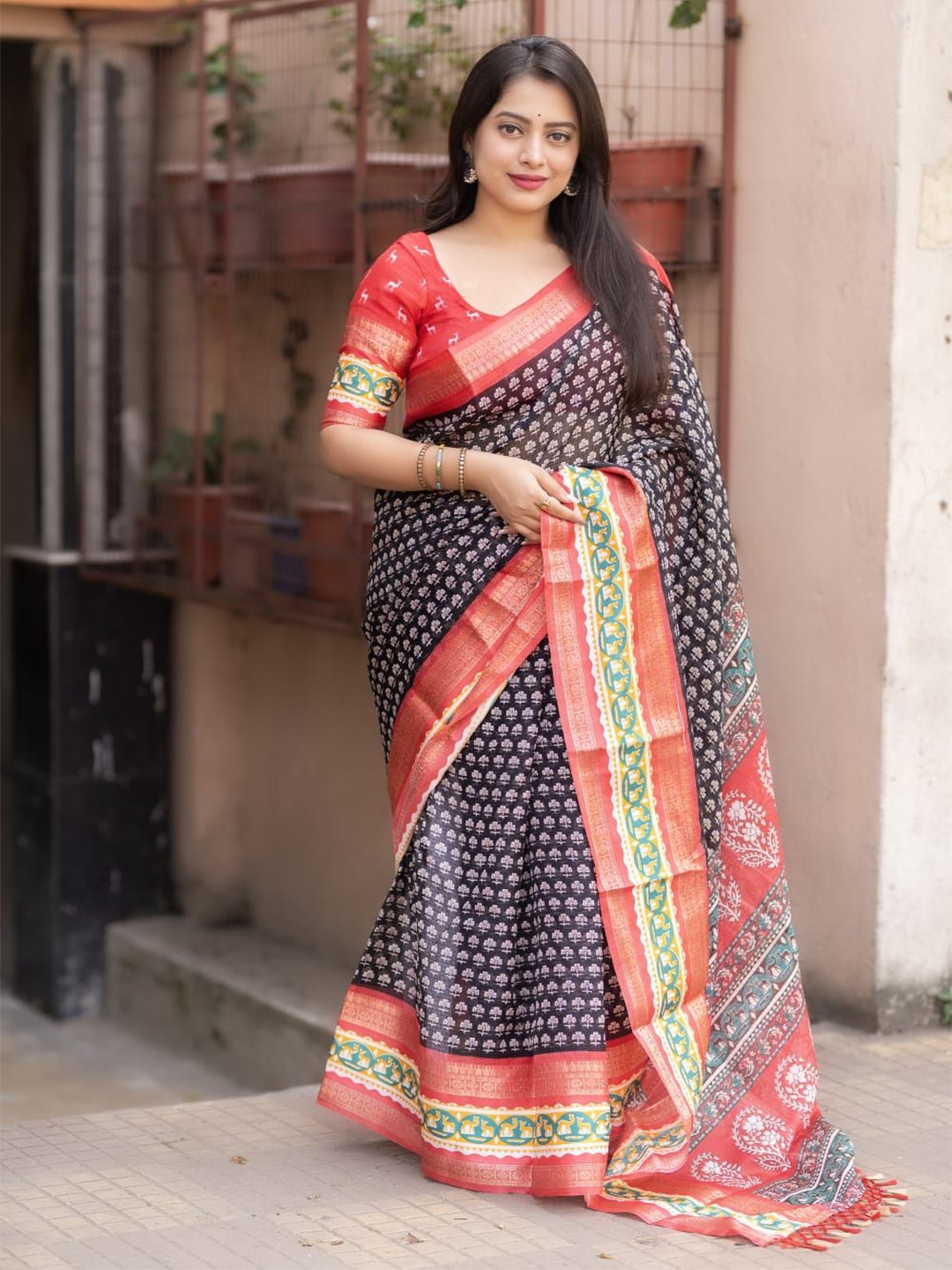 

STAVA CREATION Ethnic Motifs Jute Cotton Kota Saree, Black