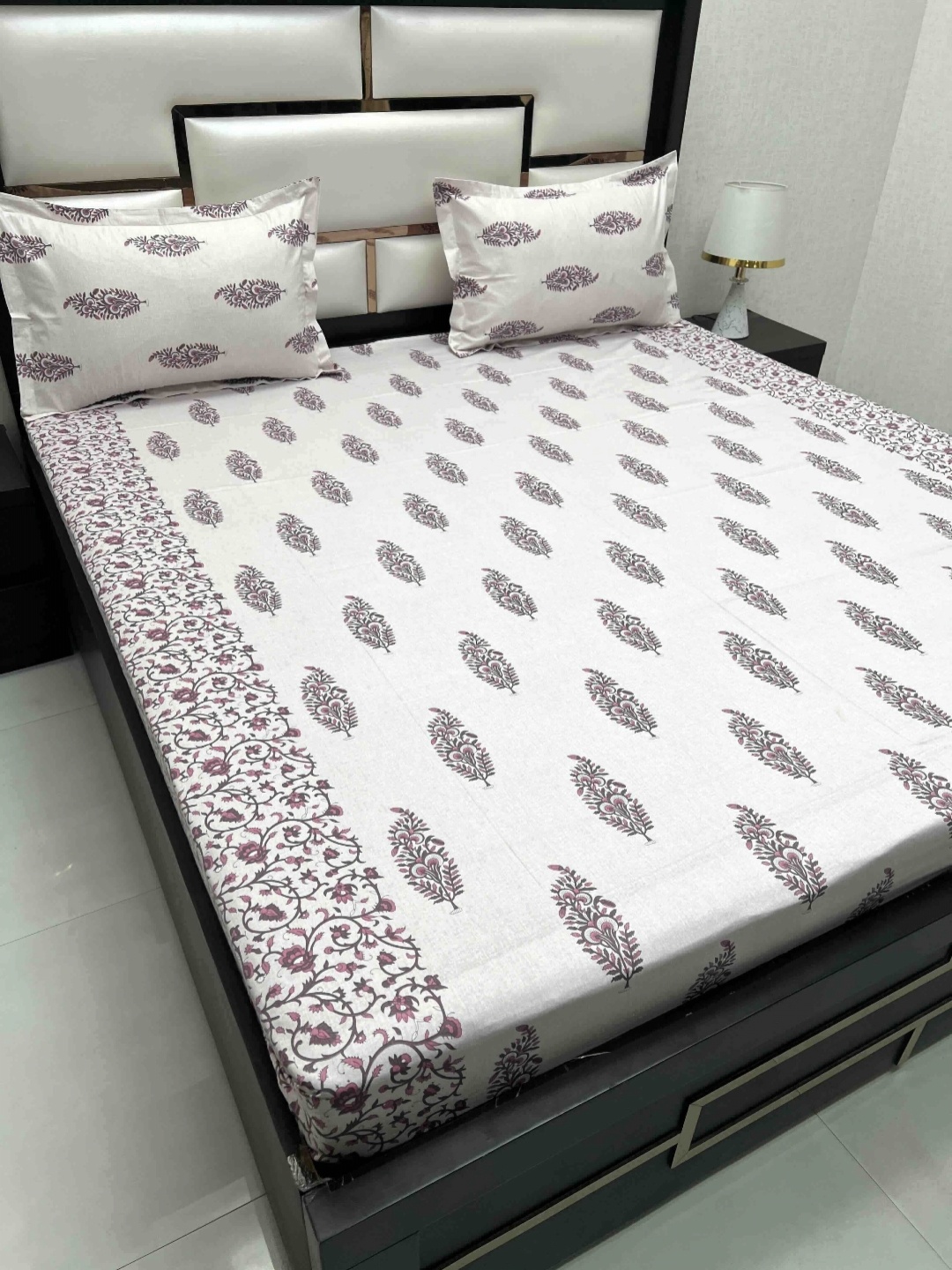 

Pure Decor Royal Passion Pink Printed Pure Cotton 330 TC Queen Bedsheet Set 2.54 x 2.26 m