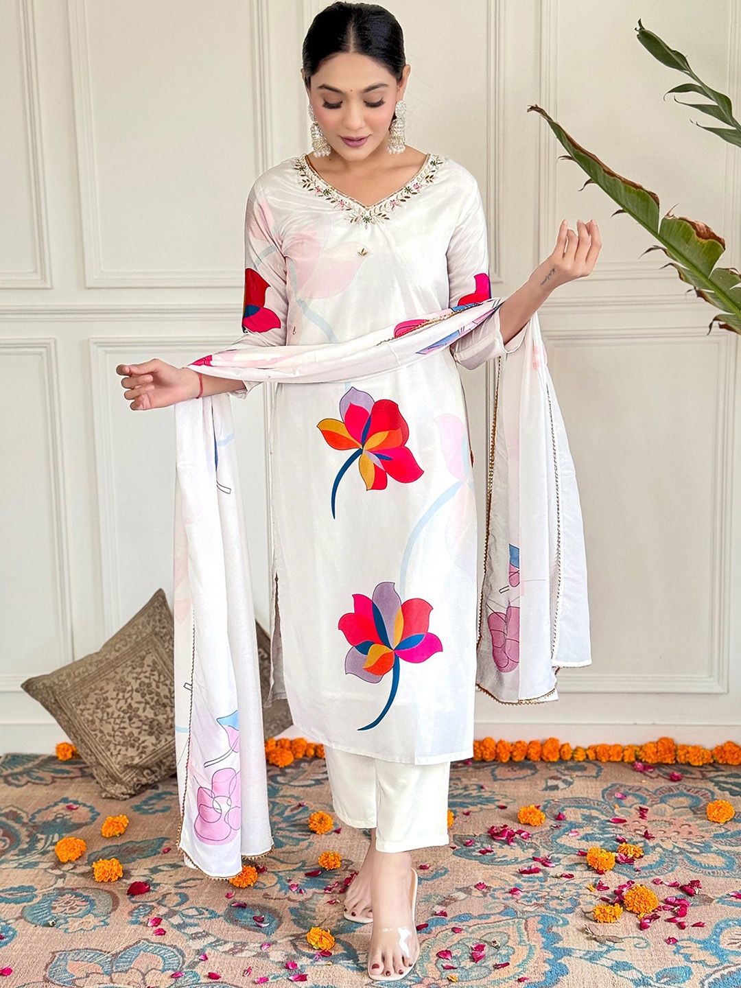 

Jinax Women Floral Printed Regular Thread Work Silk Crepe Kurta with Trousers & With Dupatta, White