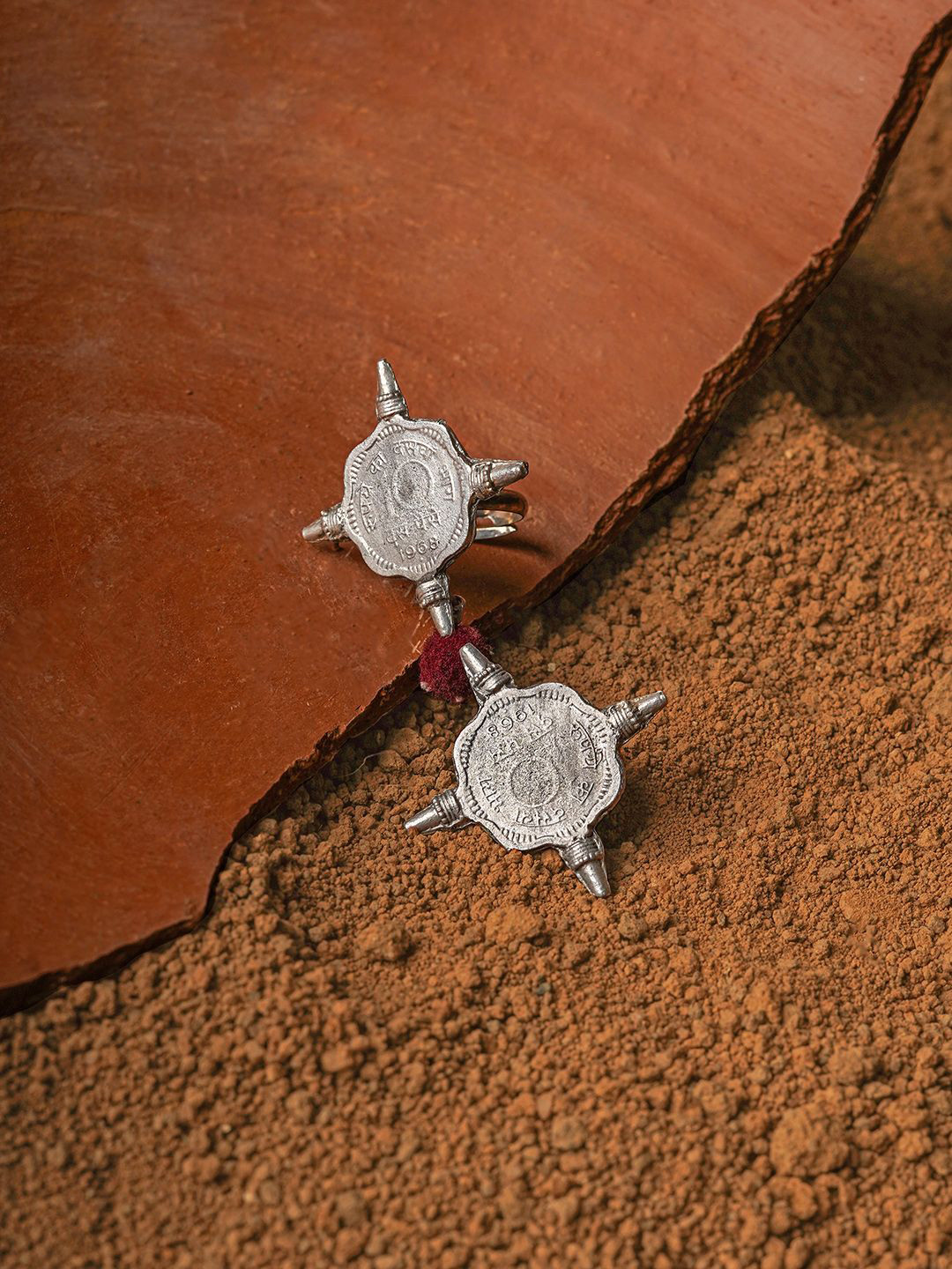

TEEJH Silver-Plated Kauri Coin Finger Ring