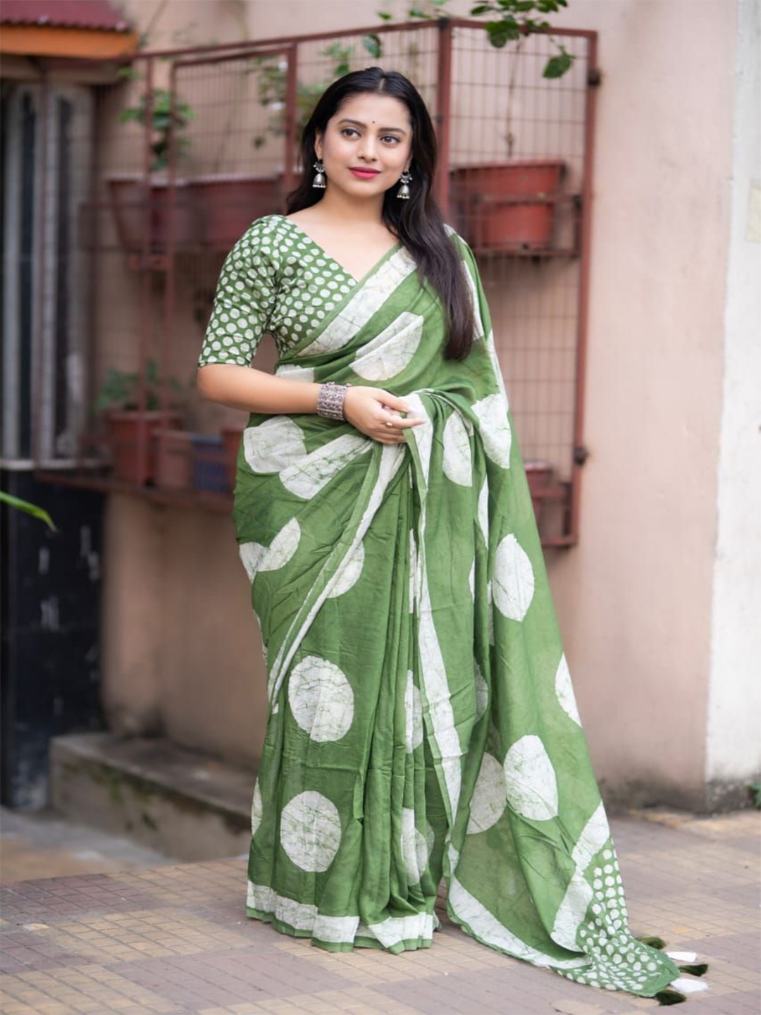 

STAVA CREATION Polka Dot Pure Cotton Chanderi Saree, Green