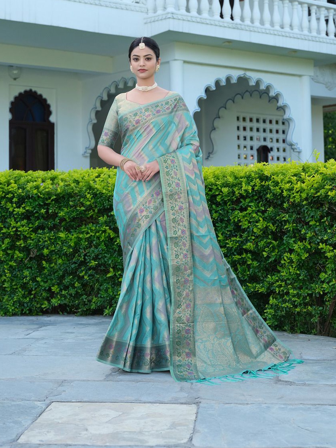 

ISHIKA FAB Woven Design Zari Organza Banarasi Saree, Blue