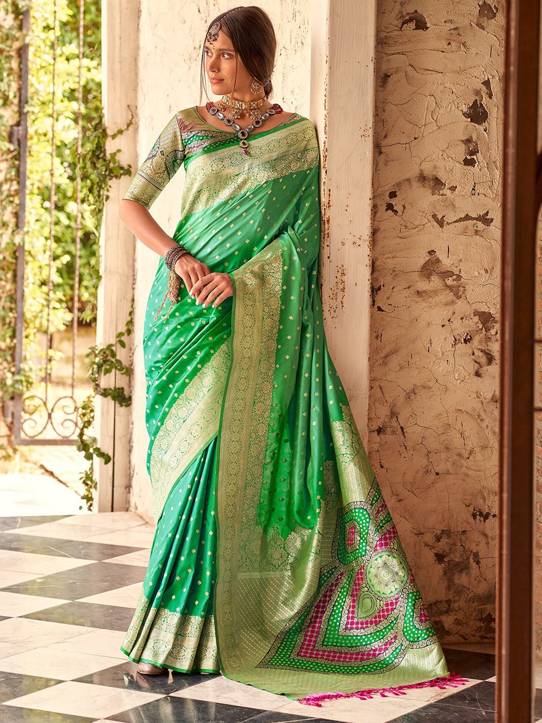 

Satrani Ethnic Motifs Zari Pure Silk Banarasi Saree, Green