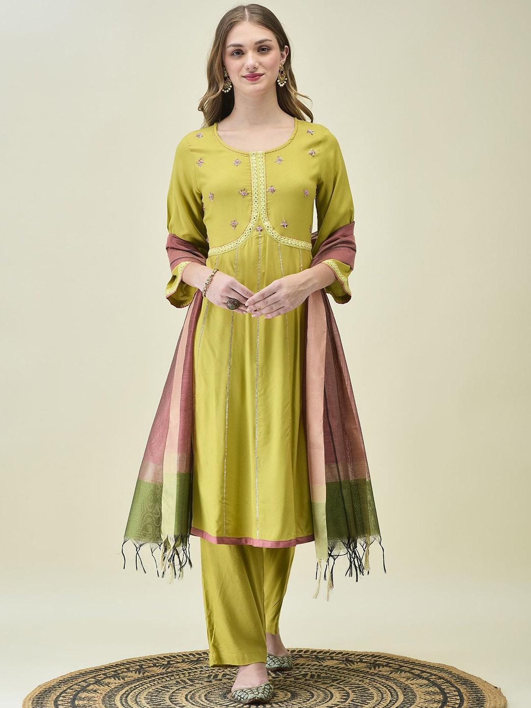 

Shree Women Liva Kurta with Trousers & With Dupatta, Green