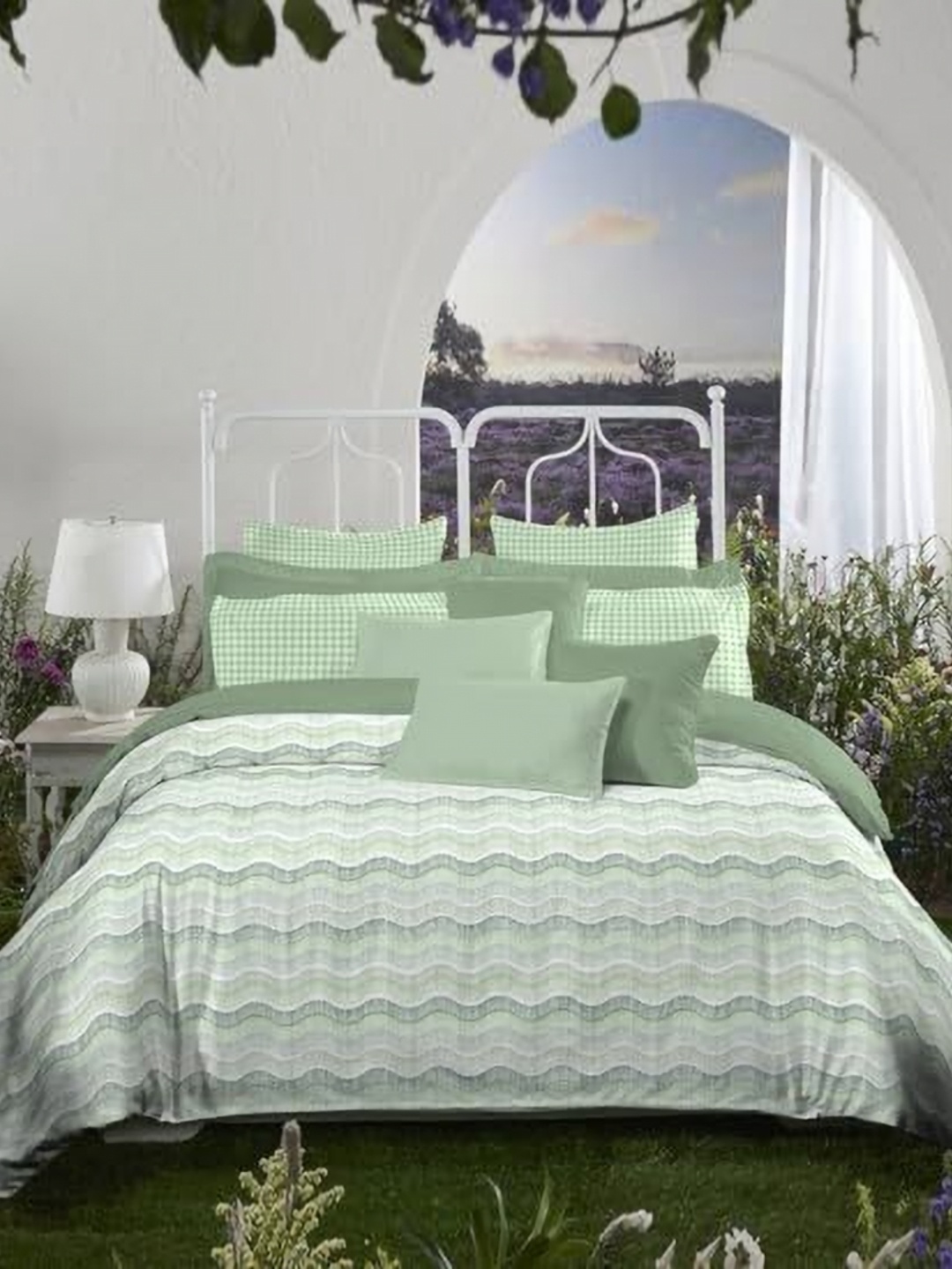 

MYTRIDENT Green & White Floral 144 TC King Bedsheet with 2 Pillow Covers