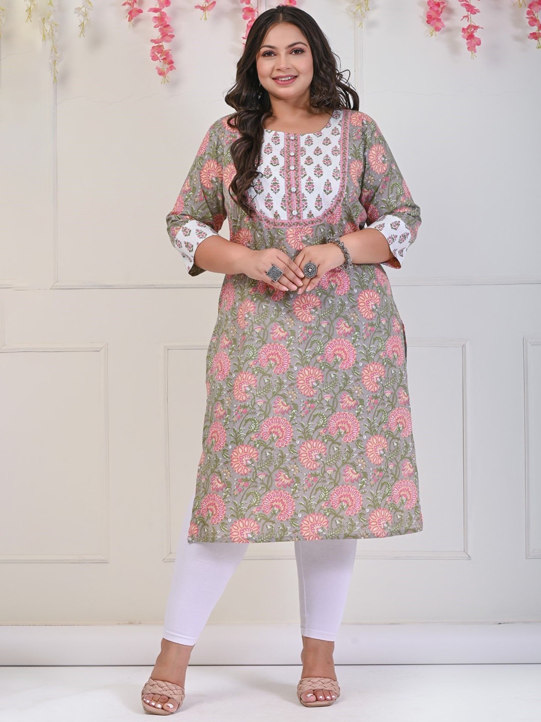 

Swasti Women Floral Printed Floral Kurta, Grey
