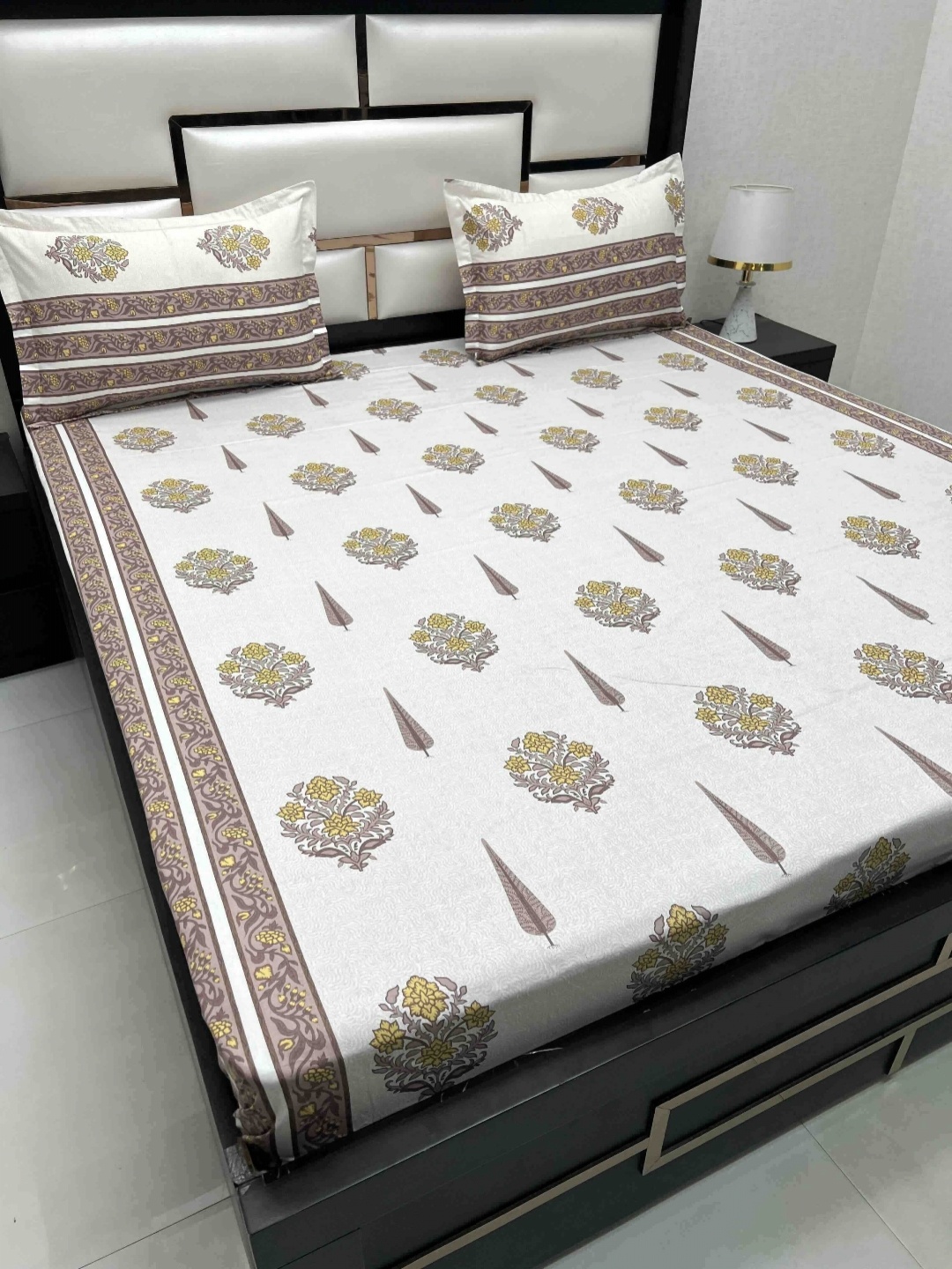

Pure Decor Royal Passion Brown Printed Pure Cotton 250 TC Queen Bedsheet Set 2.54 x 2.26 m