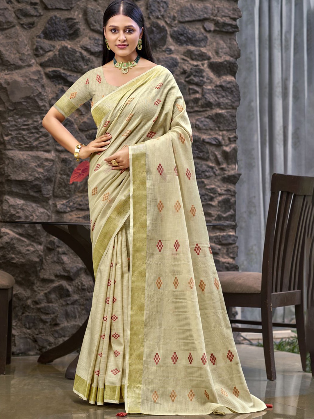 

SANGAM PRINTS Woven Design Zari Linen Blend Tussar Saree, Cream