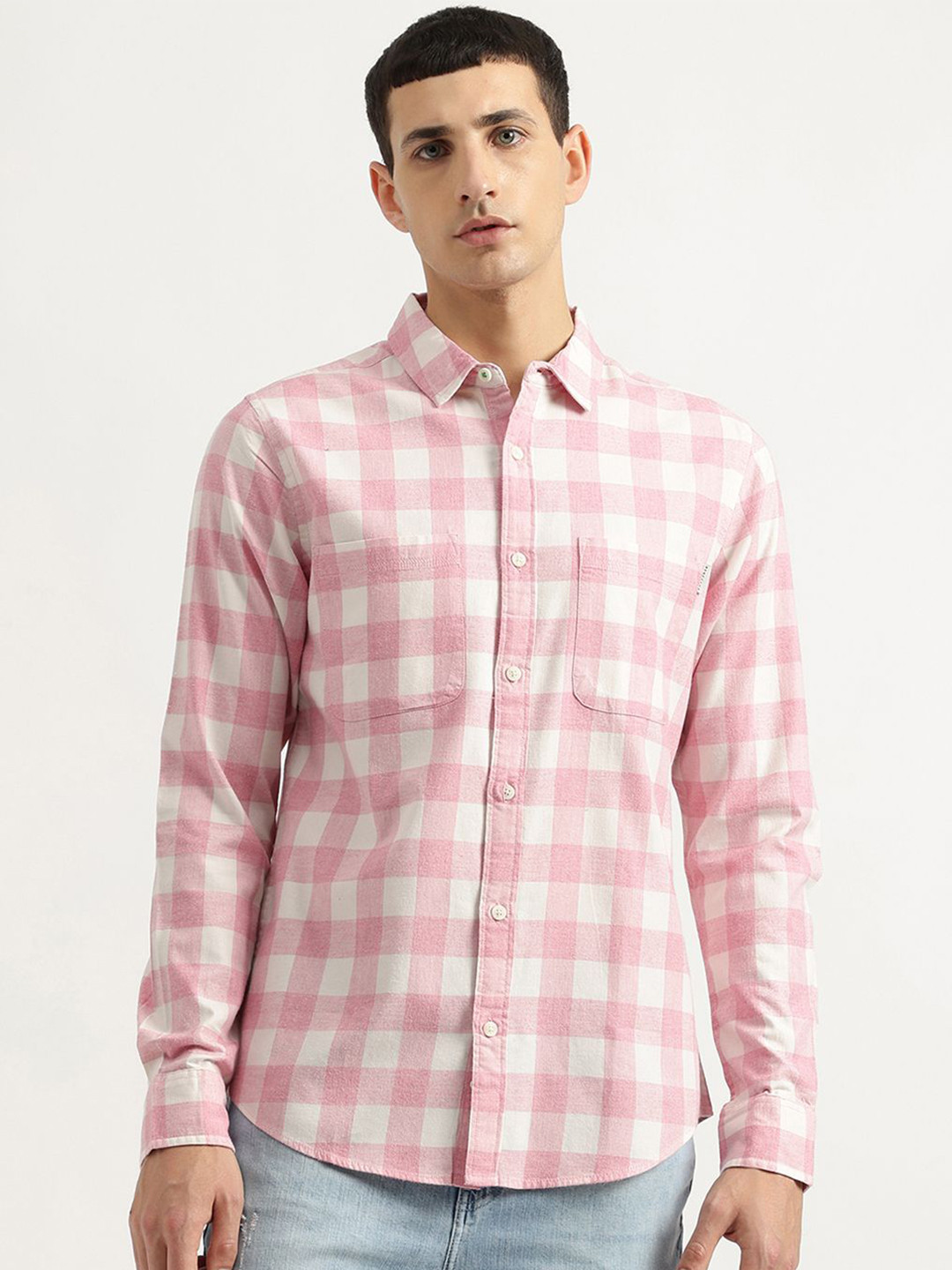 

United Colors of Benetton Men Opaque Checked Casual Shirt, Pink