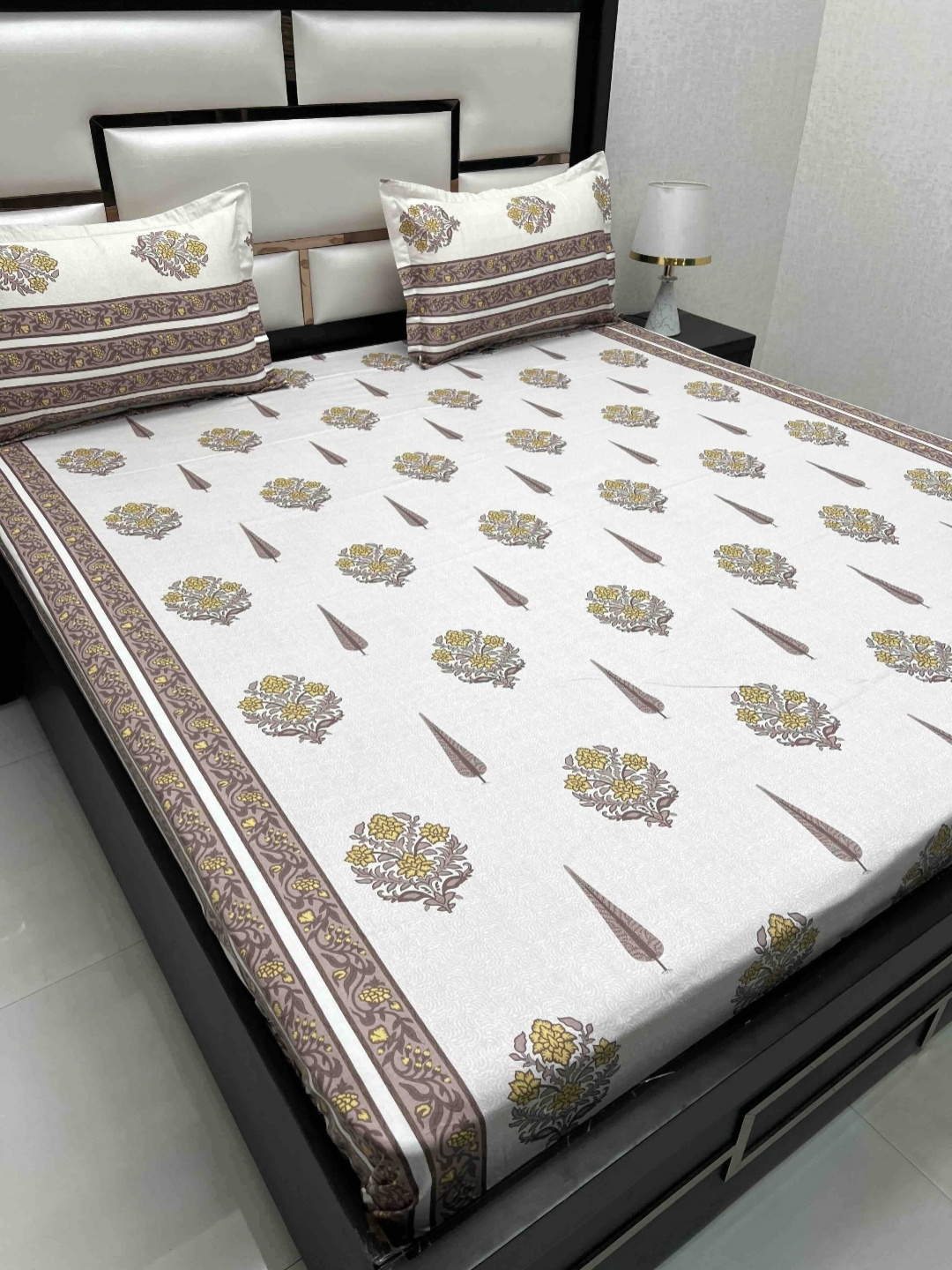 

Pure Decor Royal Passion White 400 TC Pure Cotton Queen Bedsheet Set-2.27 m x 2.55 m, Brown