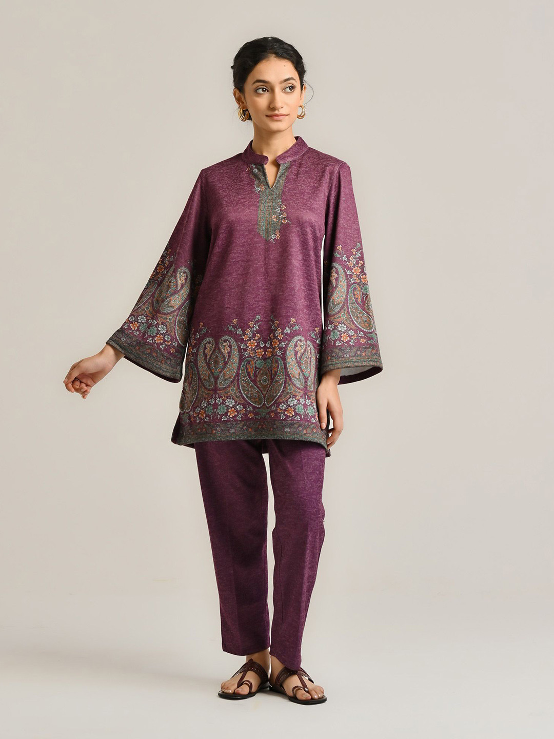 

Rustorange Paisley Printed Mandarin Collar Long Sleeves Pure Wool Top With Trouser, Purple