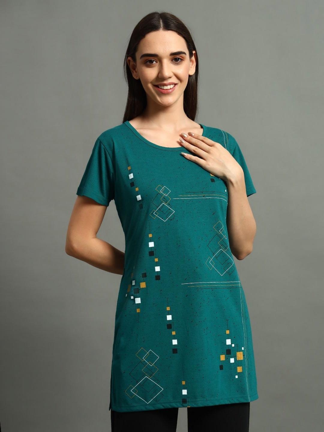 

VERO AMORE Women Printed Pockets T-shirt, Teal