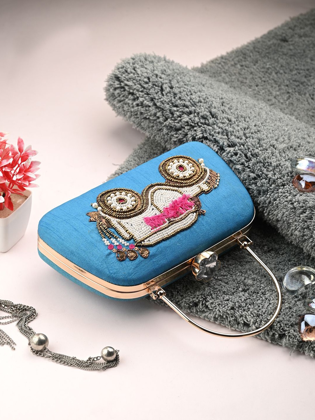 

Sangria Pearl Side Caar Small Boat Embellished Clutch, Blue