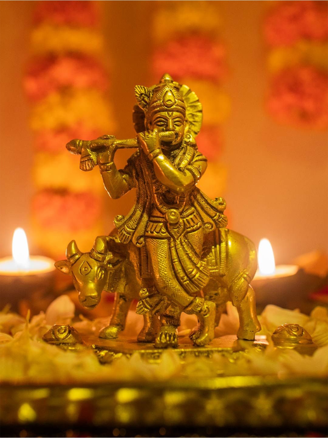 

10club Yellow Lord Krishna Idol with Kamdhenu Showpiece