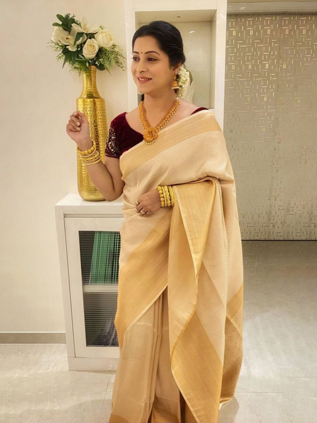

Jinax Woven Design Pure Silk Banarasi Saree, Cream