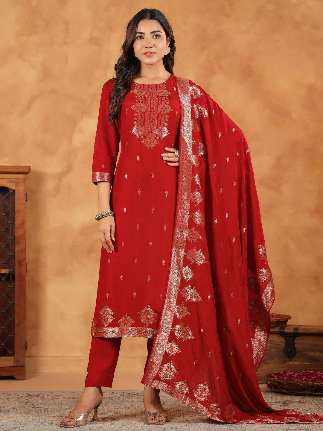 

Janasya Women Silk Blend Jacquard Paithani Style Straight Kurta Set, Maroon