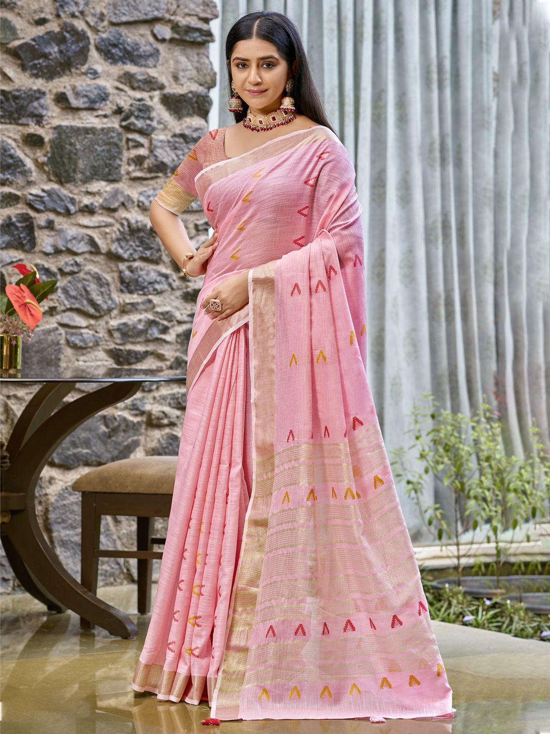 

SANGAM PRINTS Woven Design Zari Tussar Saree, Pink