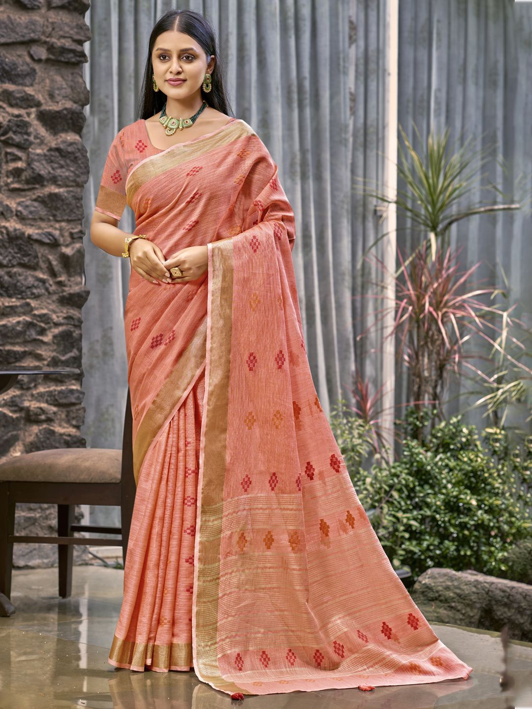 

SANGAM PRINTS Woven Design Zari Linen Blend Tussar Saree, Peach