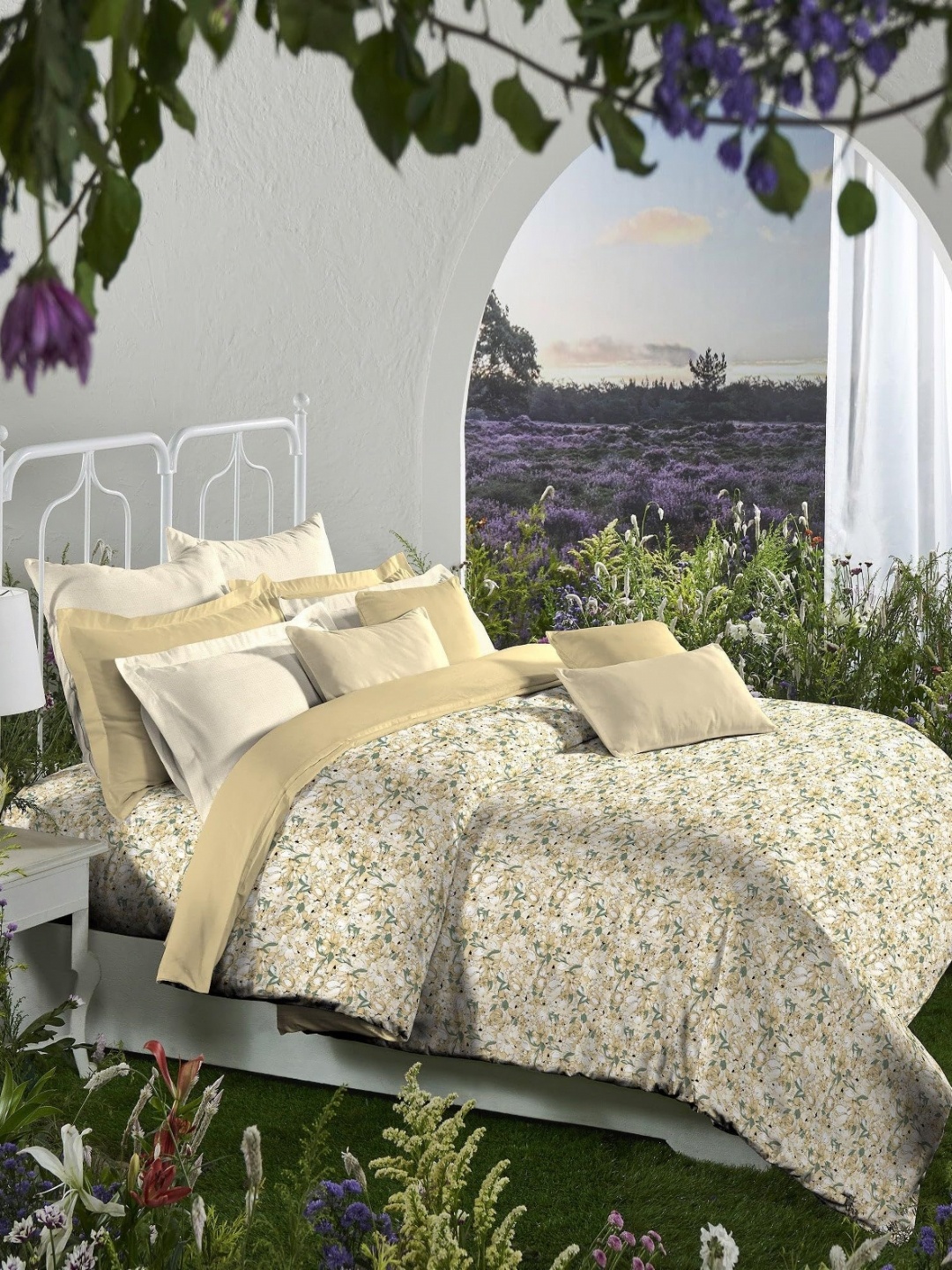 

MYTRIDENT Beige & Grey Floral 144 TC King Bedsheet with 2 Pillow Covers