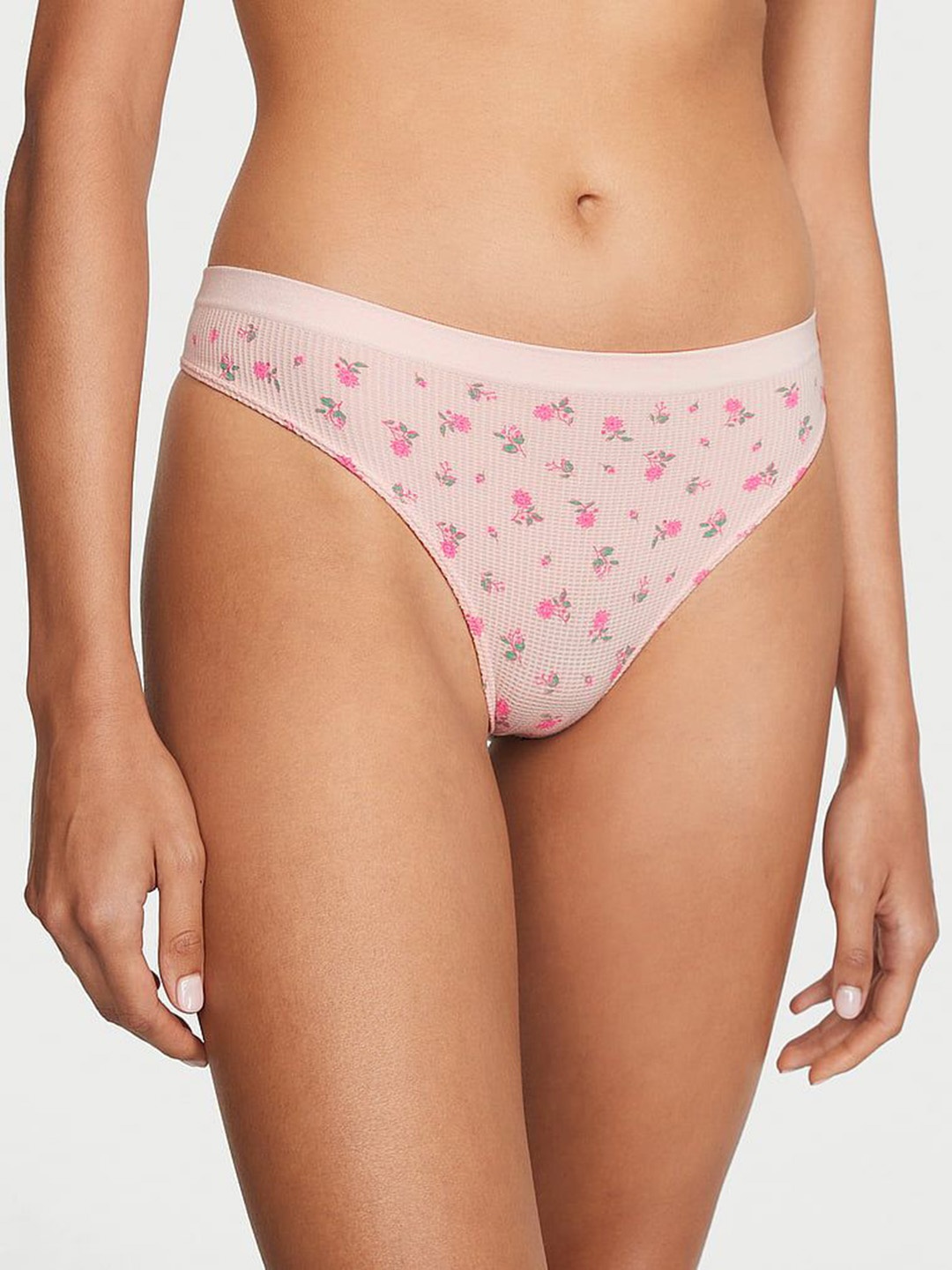 

Victoria's Secret Printed Low Rise Thong Briefs- 112207085Z8K, Beige